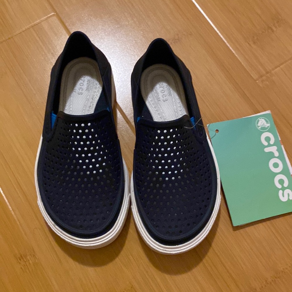 Never been worn CROCS Citilane Roka K.